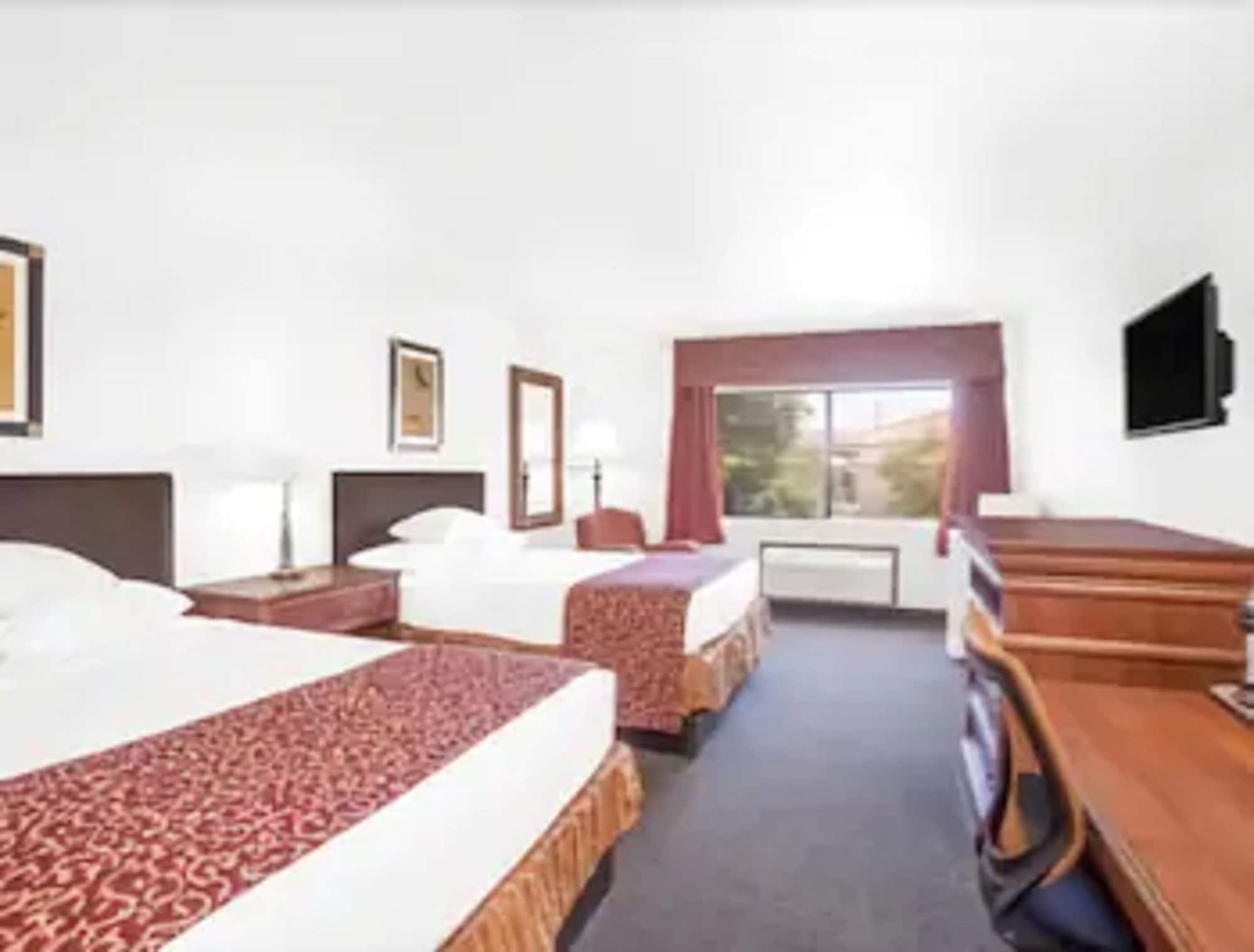 Hotel Ramada By Wyndham Barstow Exterior foto